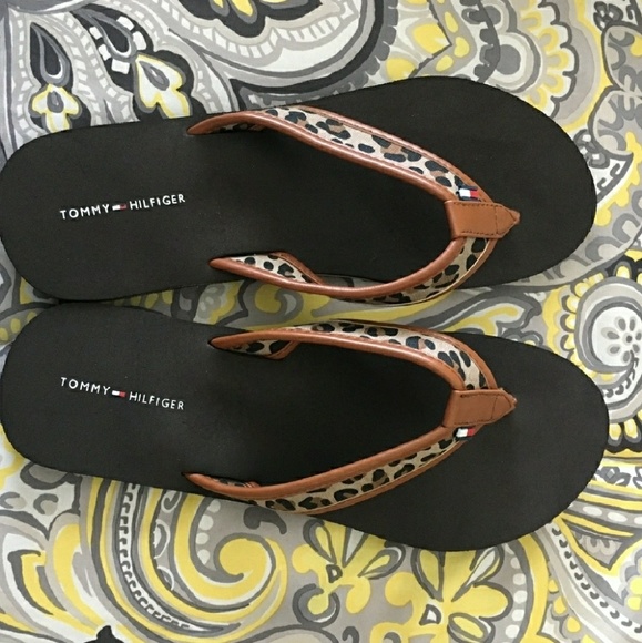 NEW Tommy Hilfiger Women's flip flops - Picture 2 of 4